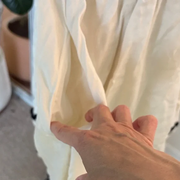 Elegant Cream and Black Mini Dress - Picture 6 of 7